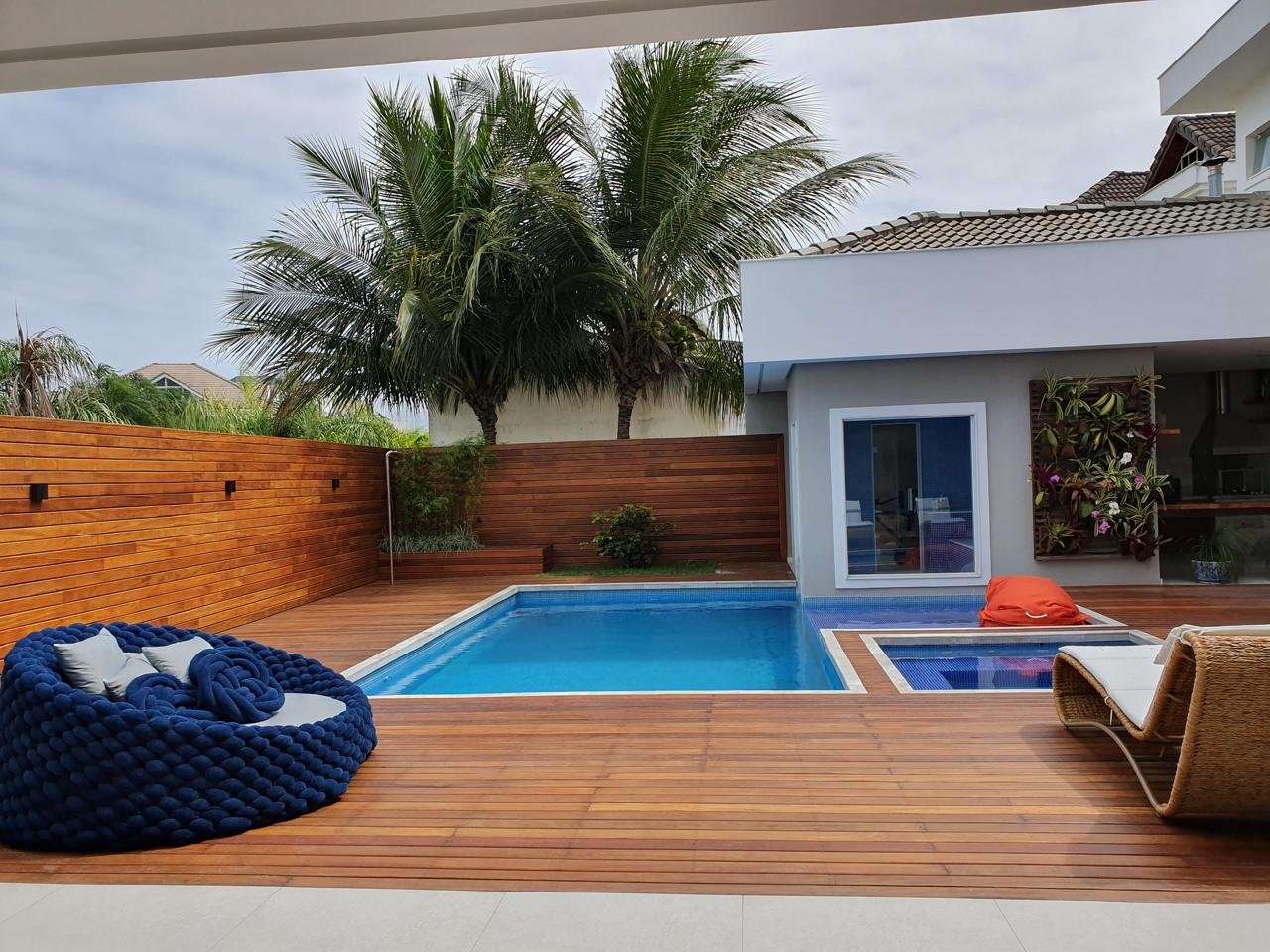 Mansão triplex em condomínio privilegiado - foto 2